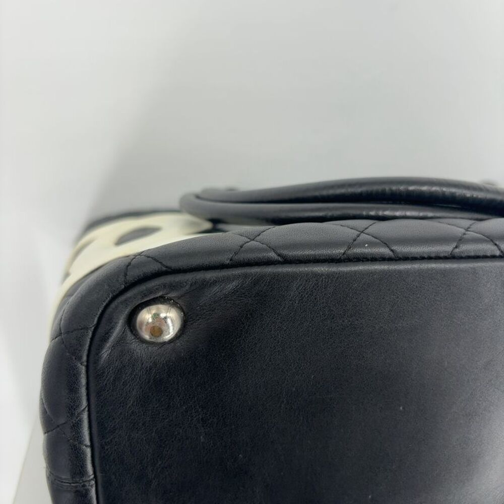CHANEL Black Quilted Lambskin Bag - Picture 5 of 7